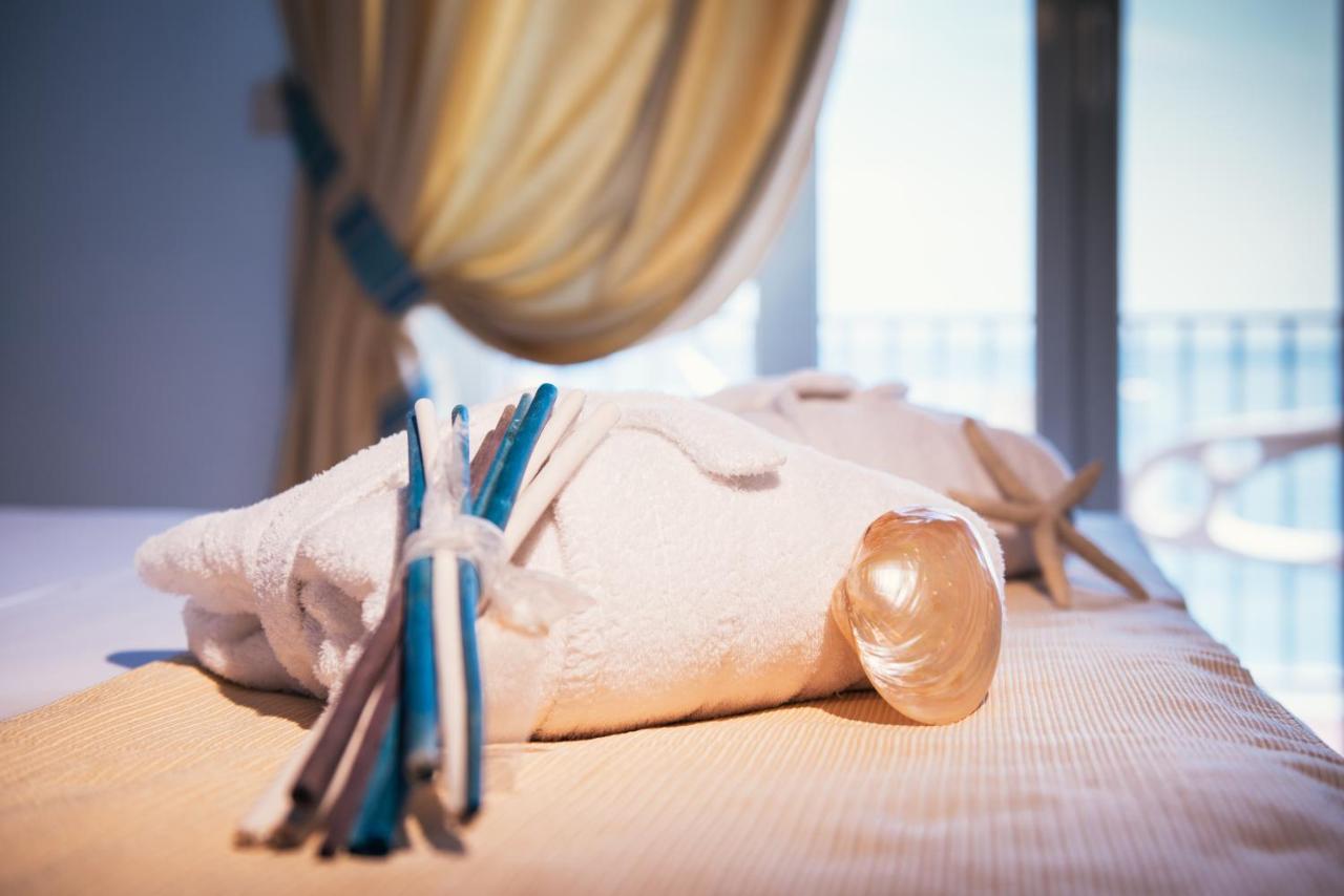 Hotel Albatros Varigotti Kültér fotó