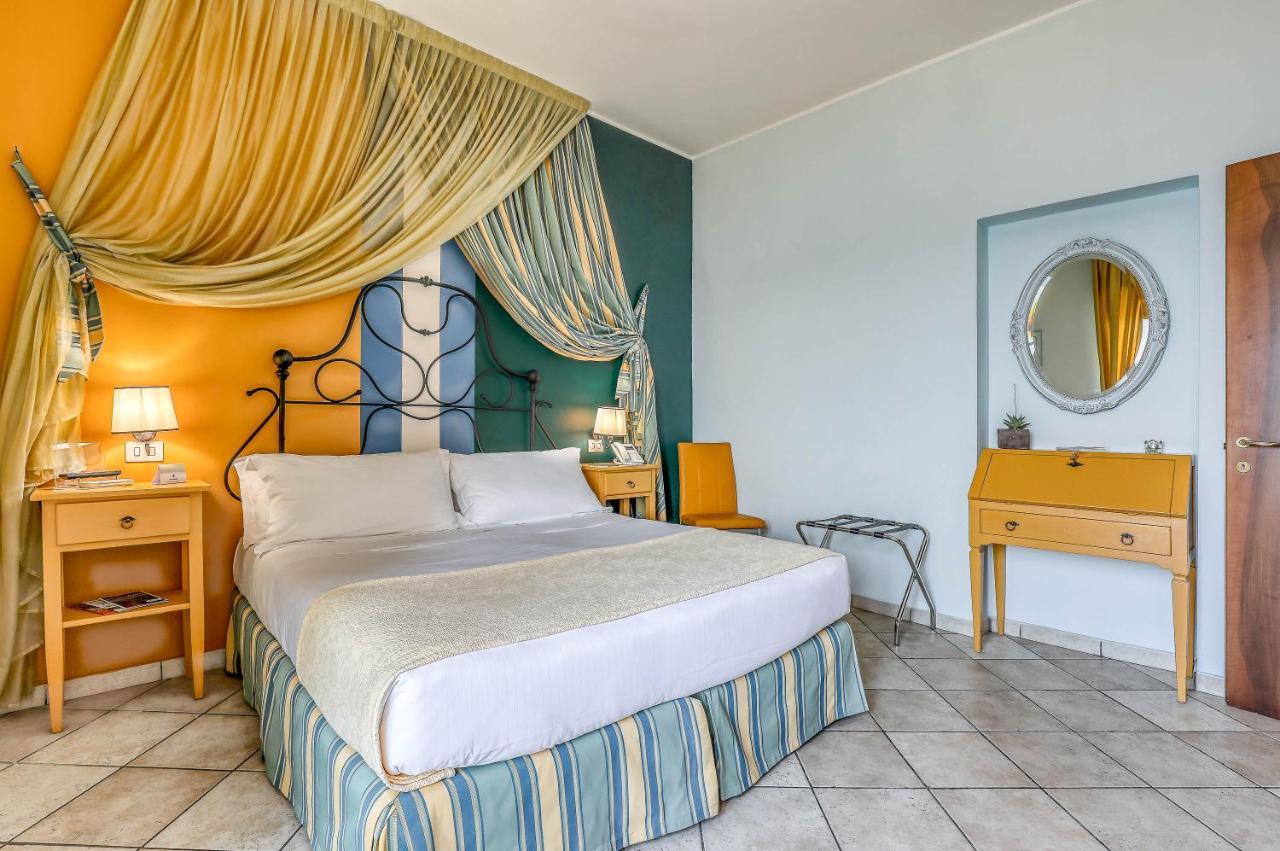 Hotel Albatros Varigotti Kültér fotó