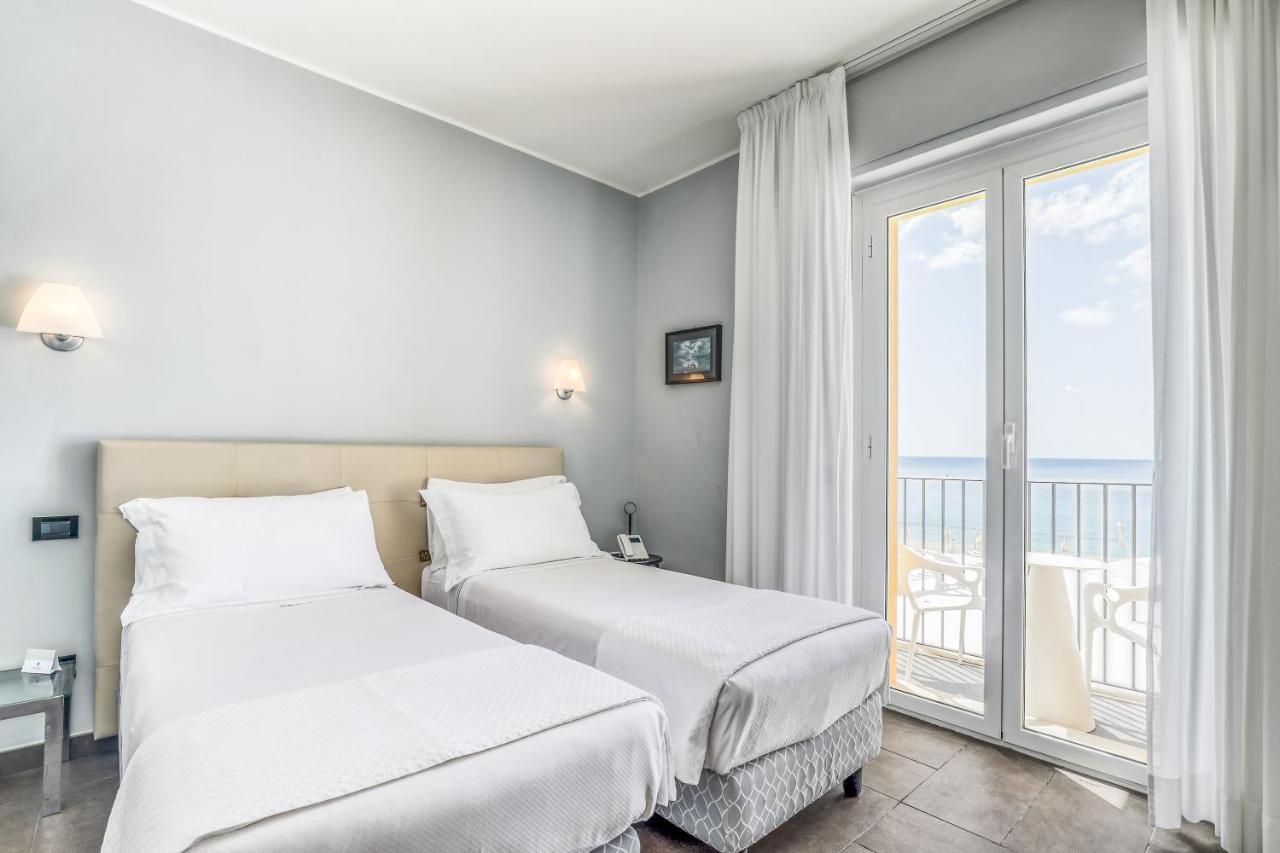 Hotel Albatros Varigotti Kültér fotó