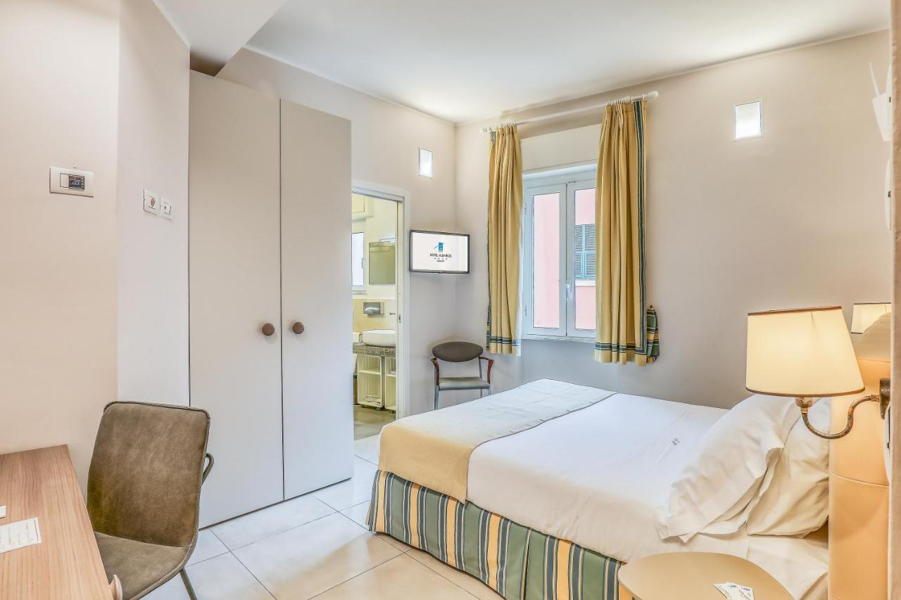 Hotel Albatros Varigotti Kültér fotó