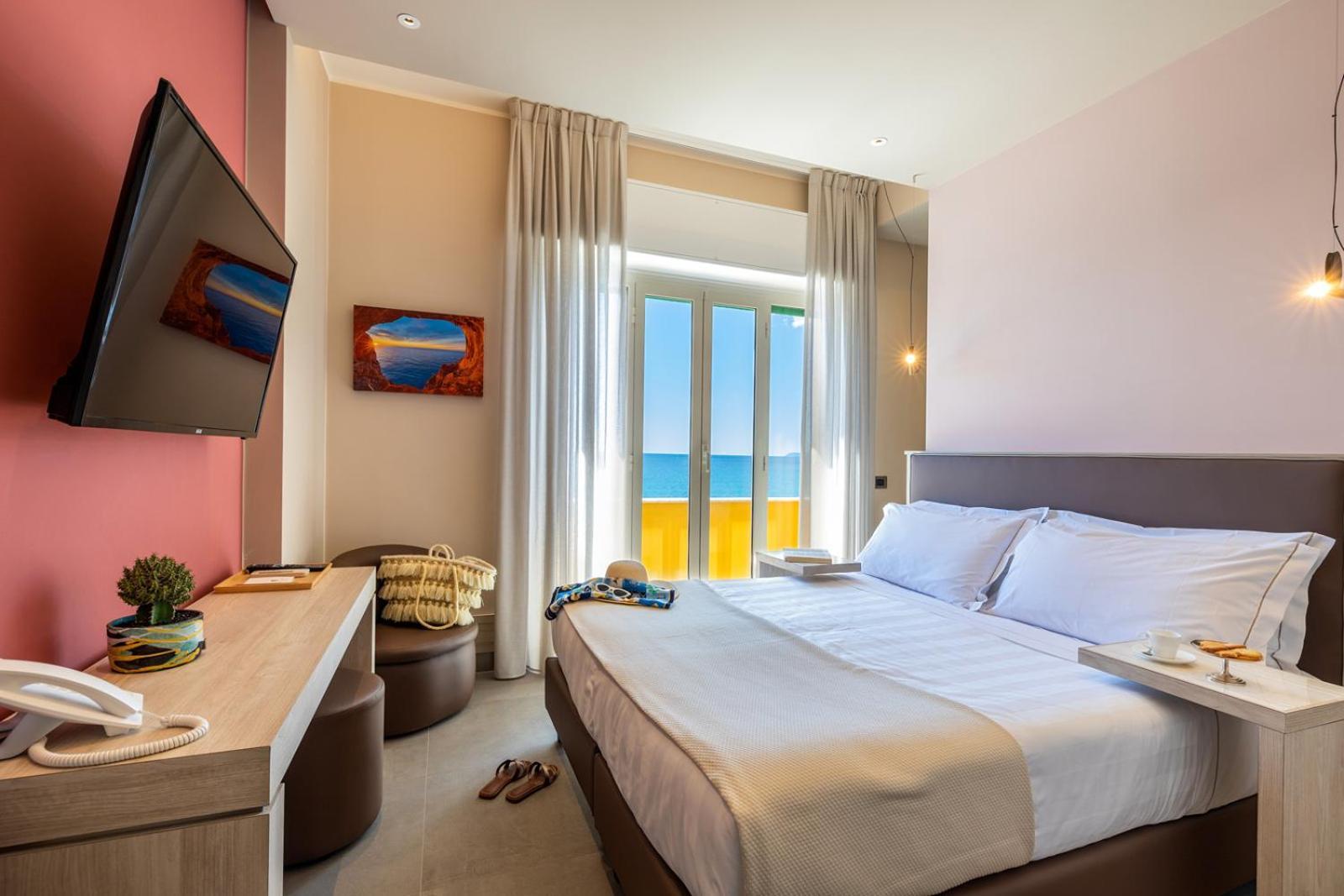 Hotel Albatros Varigotti Kültér fotó